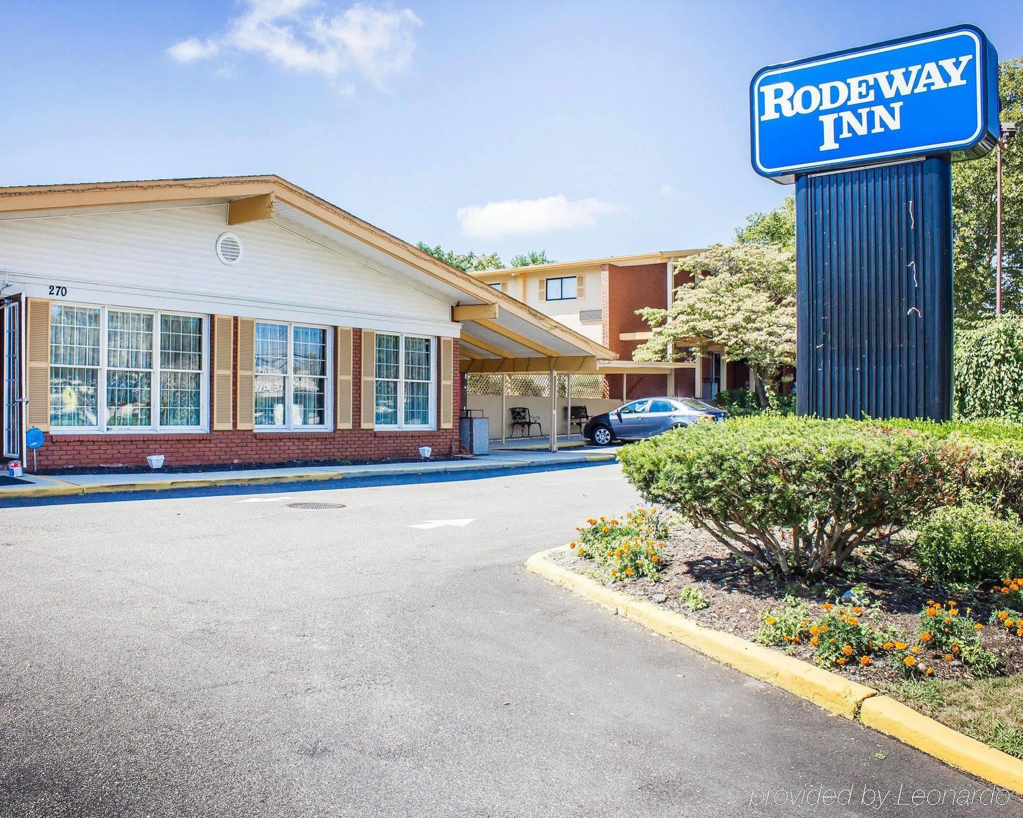 Rodeway Inn Huntington Station - Melville Exterior photo